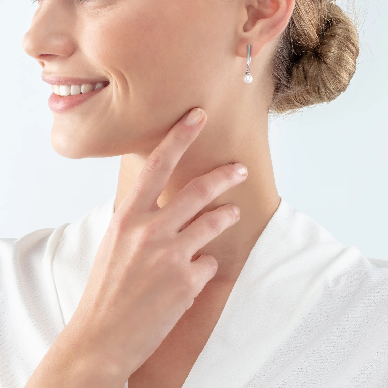 Classy freshwater pearl earrings silver - Image 3