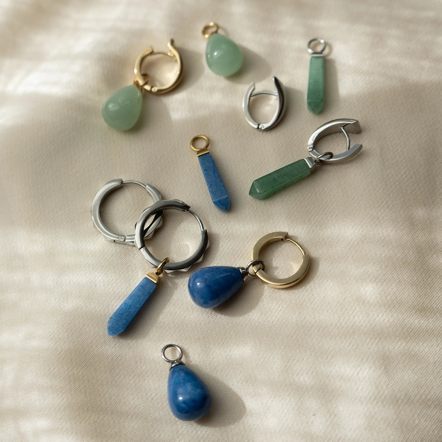 EAR ME UP Charm Drops Silver-Blue - Image 3