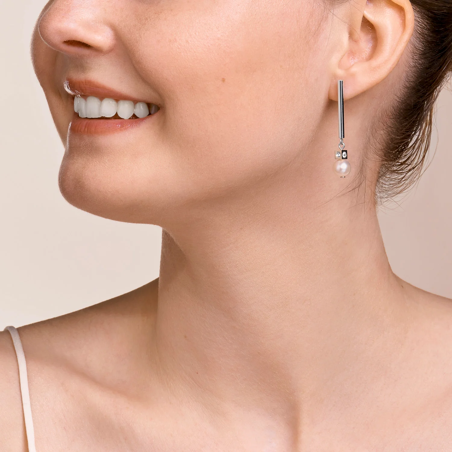 Earrings Asymmetry freshwater pearls & stainless steel white-silver - Image 4