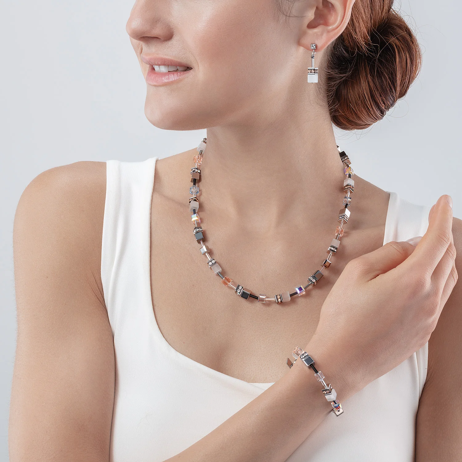 GeoCUBE® Iconic Monochrome necklace peach - Image 4