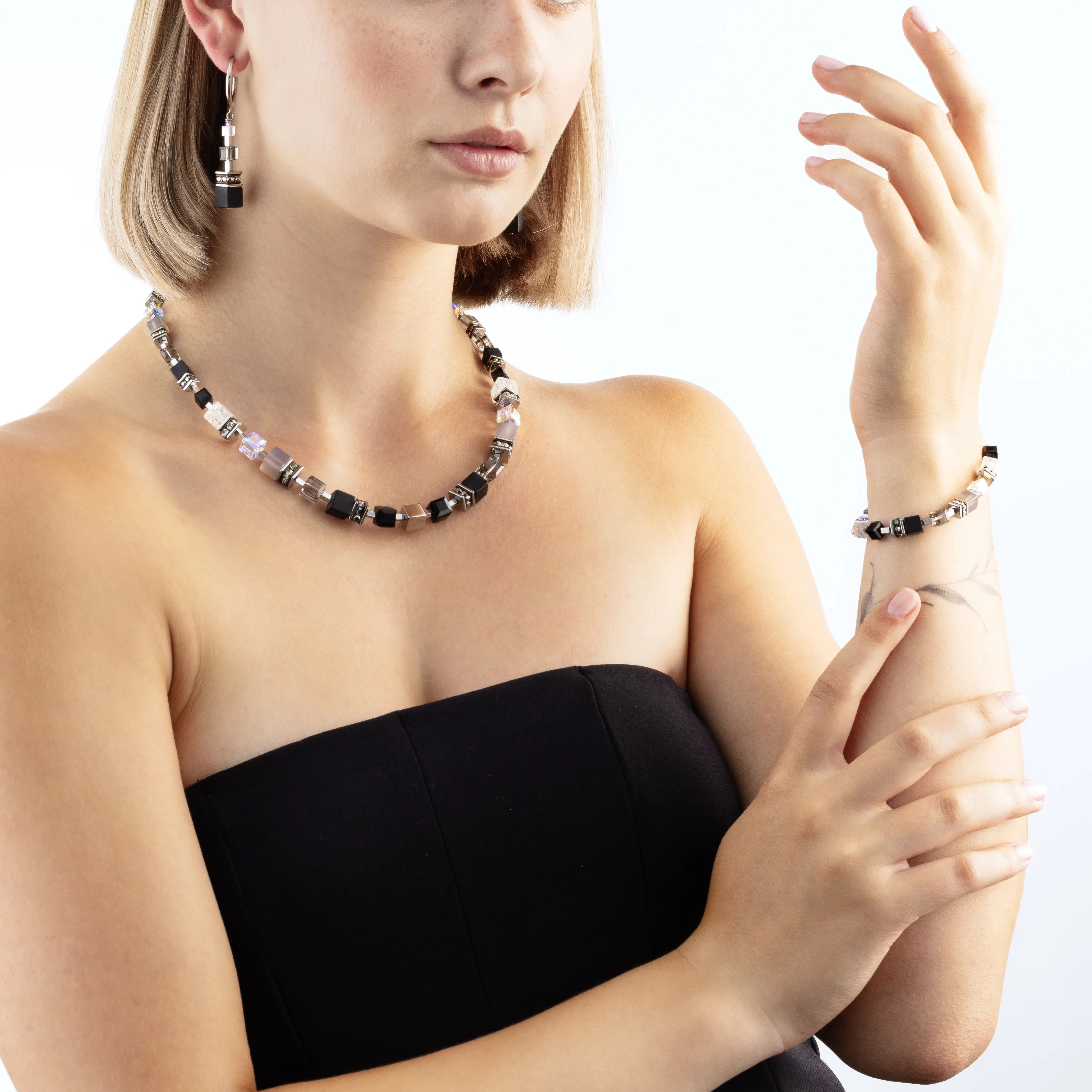 GeoCUBE® Precious Statement earring Crystal Shadow - Image 4