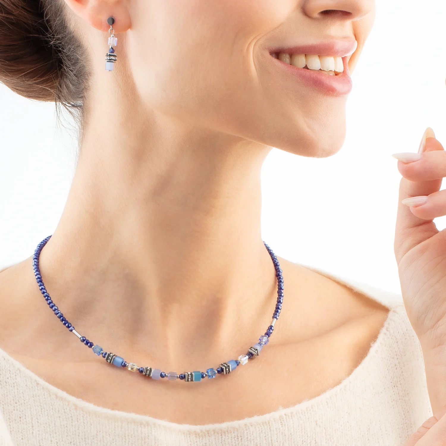 Necklace Mini Cubes blue - Image 4