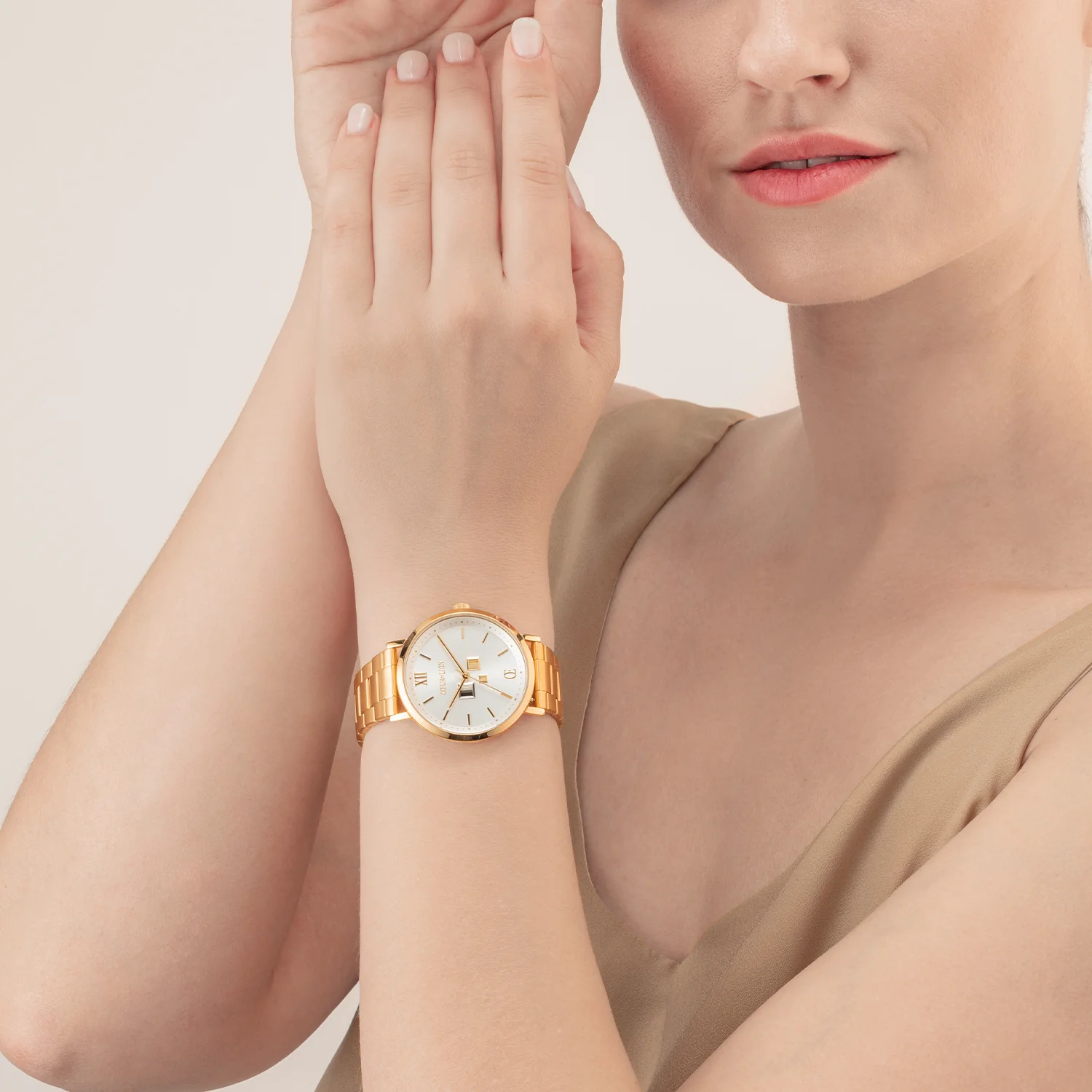 Watch Round Statement Unisex White Sunray Stainless Steel Frosted Gold - Image 3
